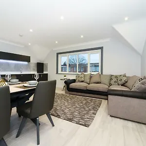  Apartment Bournemouth Oasis: Newly Renovated Smart